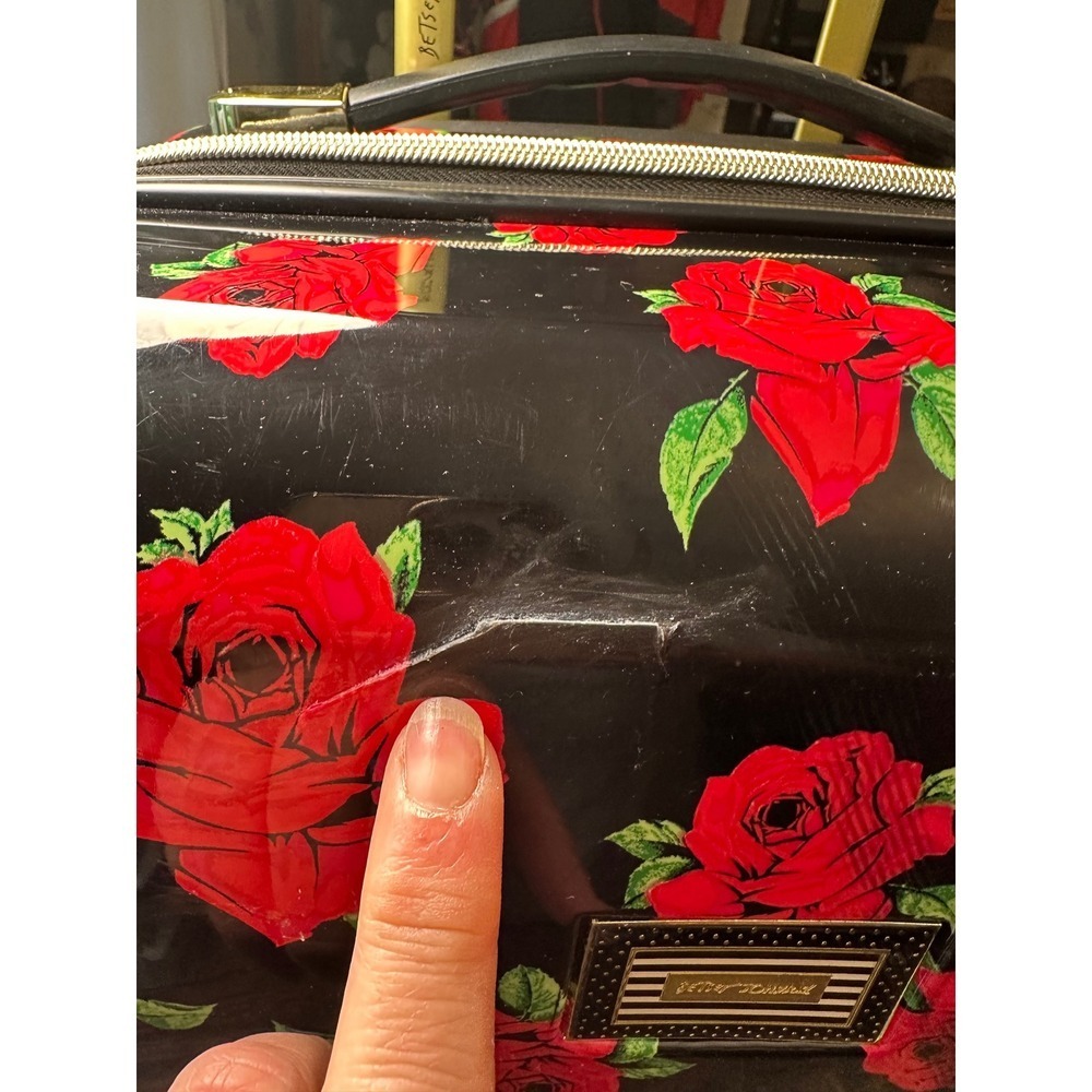 Betsey Johnson Red Rose Floral Hardside Expandable Spinner Suitcase Carry-On - Picture 14 of 16